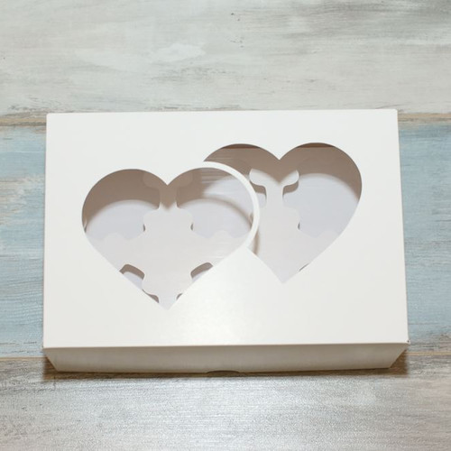 Коробка для 6 капкейков (VM) окно - 2 сердца, цвет - белый