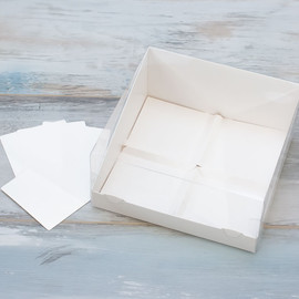 Коробка для 4-х муссовых пирожных (VM) с высоким бортом, прозрачной крышкой и вкладышами - 17,8 х 17,8 х 8, цвет - белый