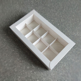 Коробка для 8 конфет с прозрачной крышкой, цвет - белый, 
