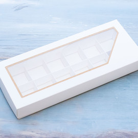 Коробка для 12 конфет с цветной вставкой, цвет - белый