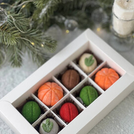 Коробка для 8 орешков с прозрачной крышкой, цвет - белый, 