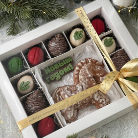 Коробка для 20 орешков с прозрачной крышкой, цвет - белый, 